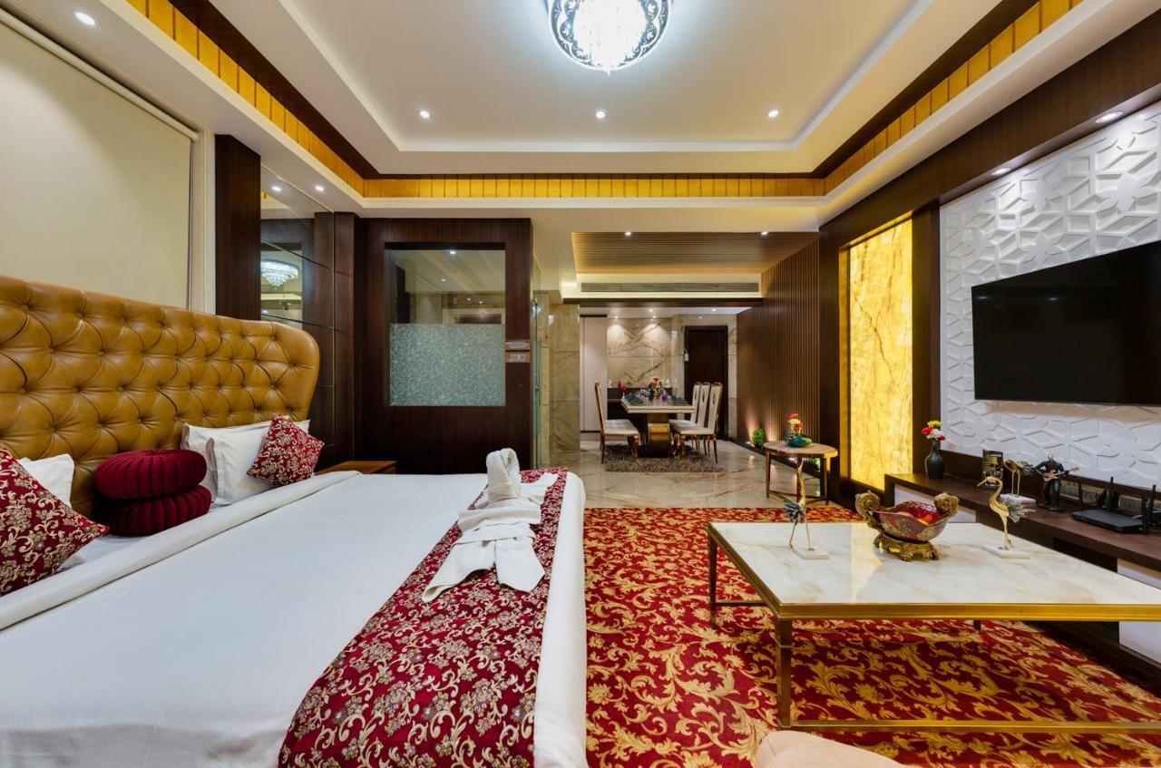 Hotel Town Palace-Best Business Hotel In Bijapur ภายนอก รูปภาพ