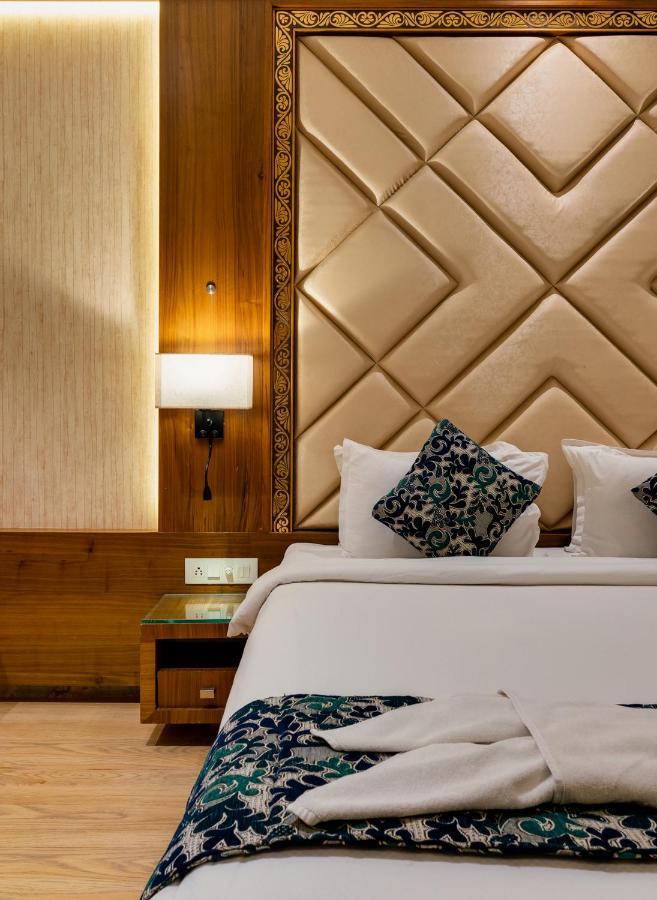 Hotel Town Palace-Best Business Hotel In Bijapur ภายนอก รูปภาพ